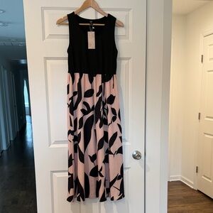 Chic Black and Pink Leaf Pattern Maxi Dress